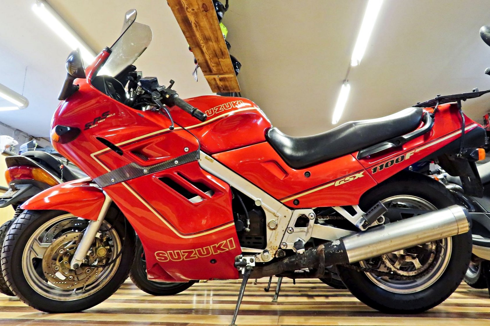 Suzuki GSX 1100 F